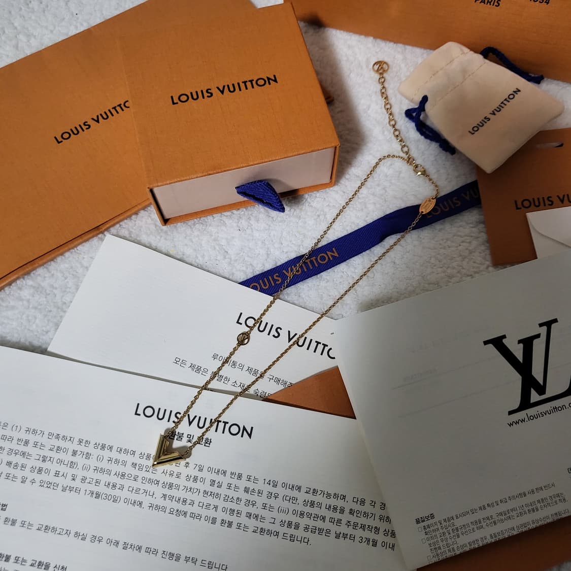 [새상품급/풀구성] 루이비통 에센셜 V 목걸이  상품이미지2