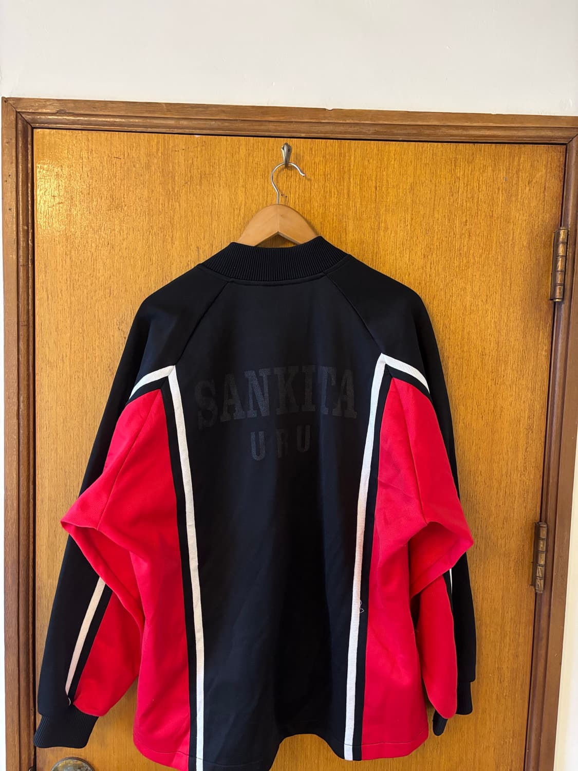 미즈노 블랙/레드 배색 트레이닝 자켓 상품이미지5