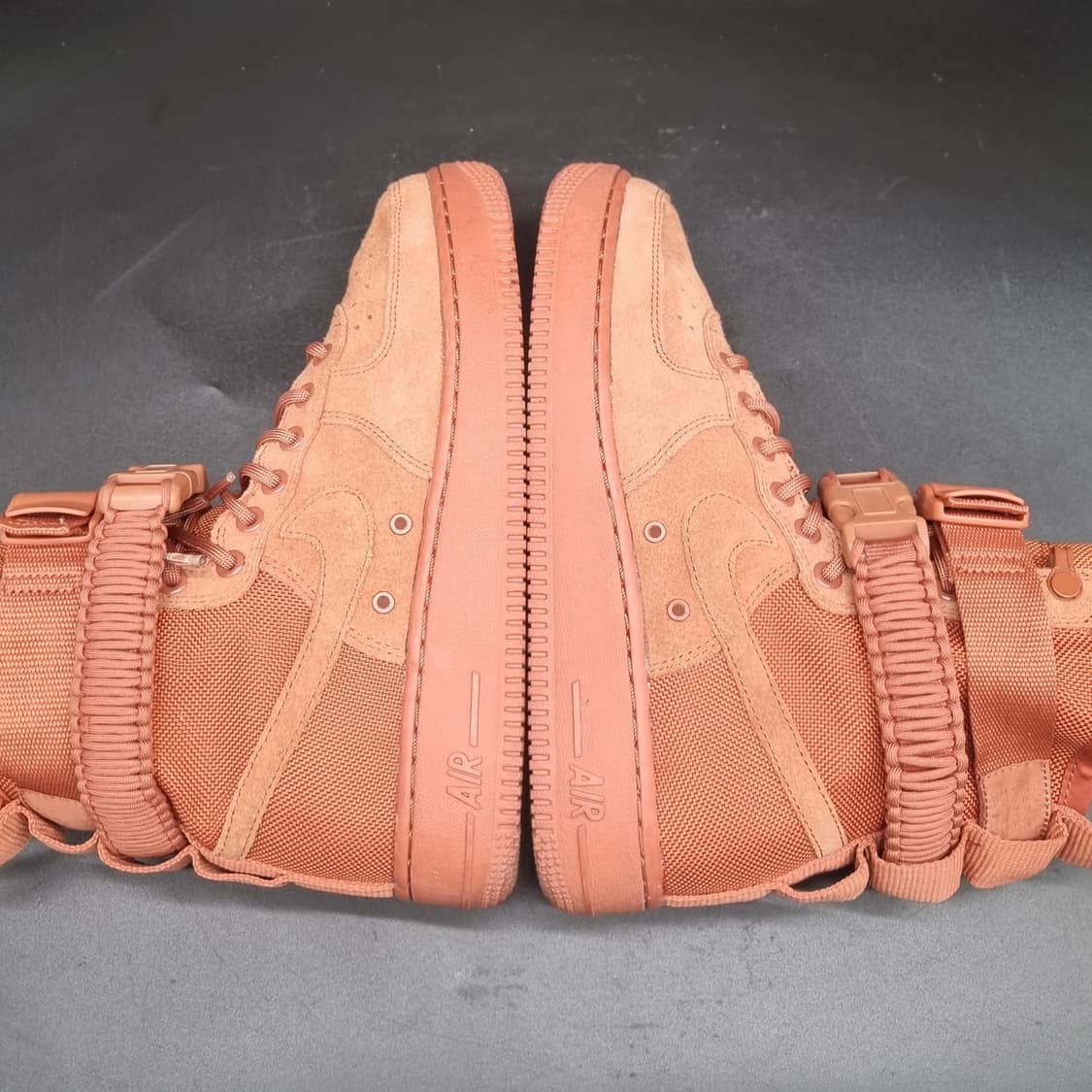 나이키 SF에어포스1 하이 스니커즈250 상품이미지5