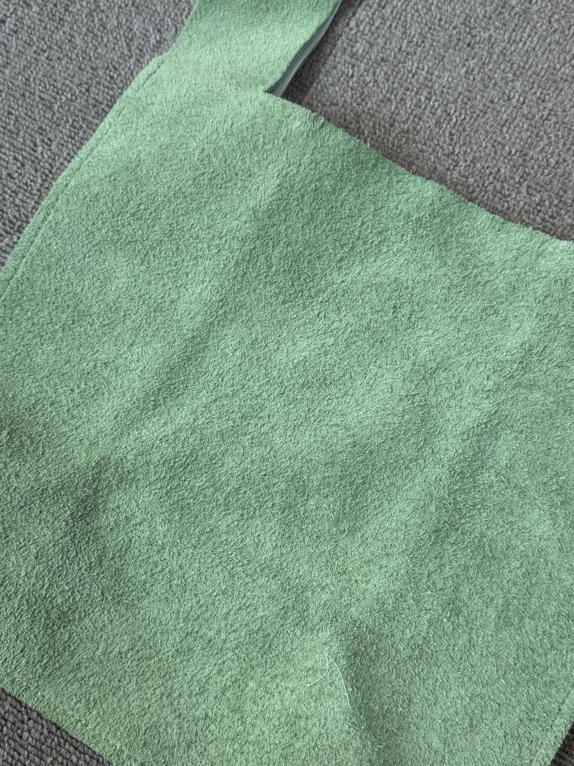 민트코어 민트 스웨이드 리버서블 토트백 상품이미지2