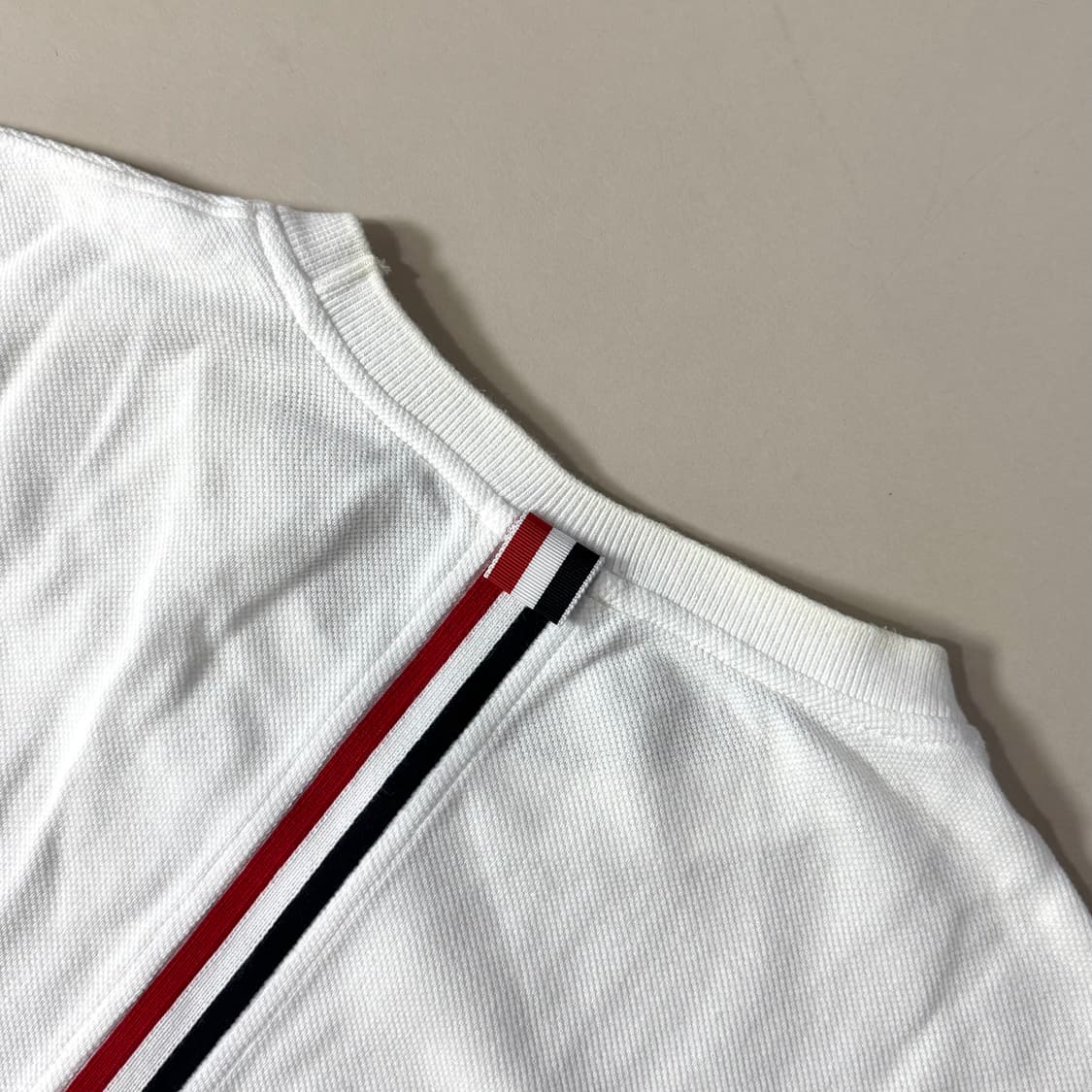 [2/당일출고]톰브라운 백삼선 반팔 상품이미지2