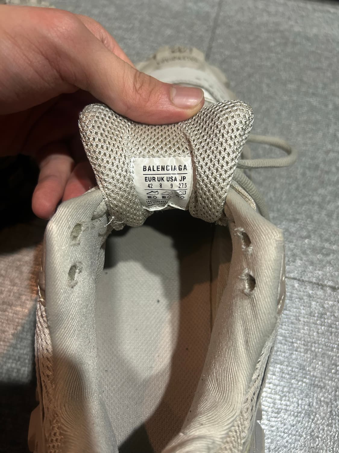 발렌시아가 디펜더 베이지 42사이즈  상품이미지3