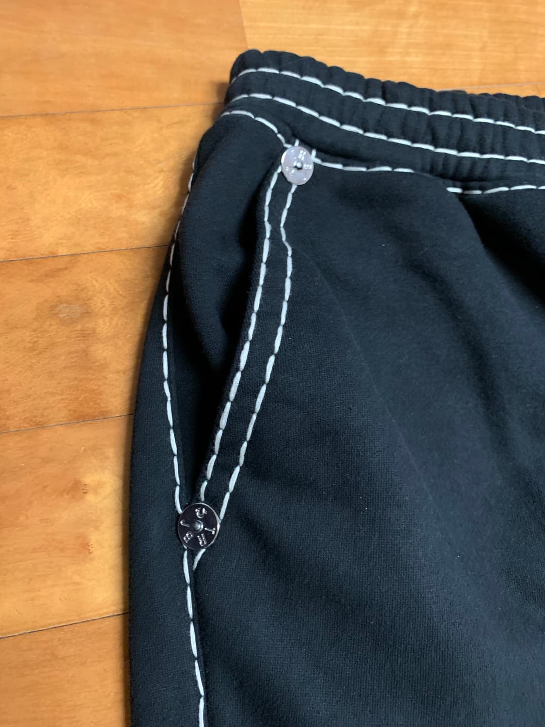 [새제품] 트루 릴리젼 Super T 와이드 스웻팬츠 상품이미지6