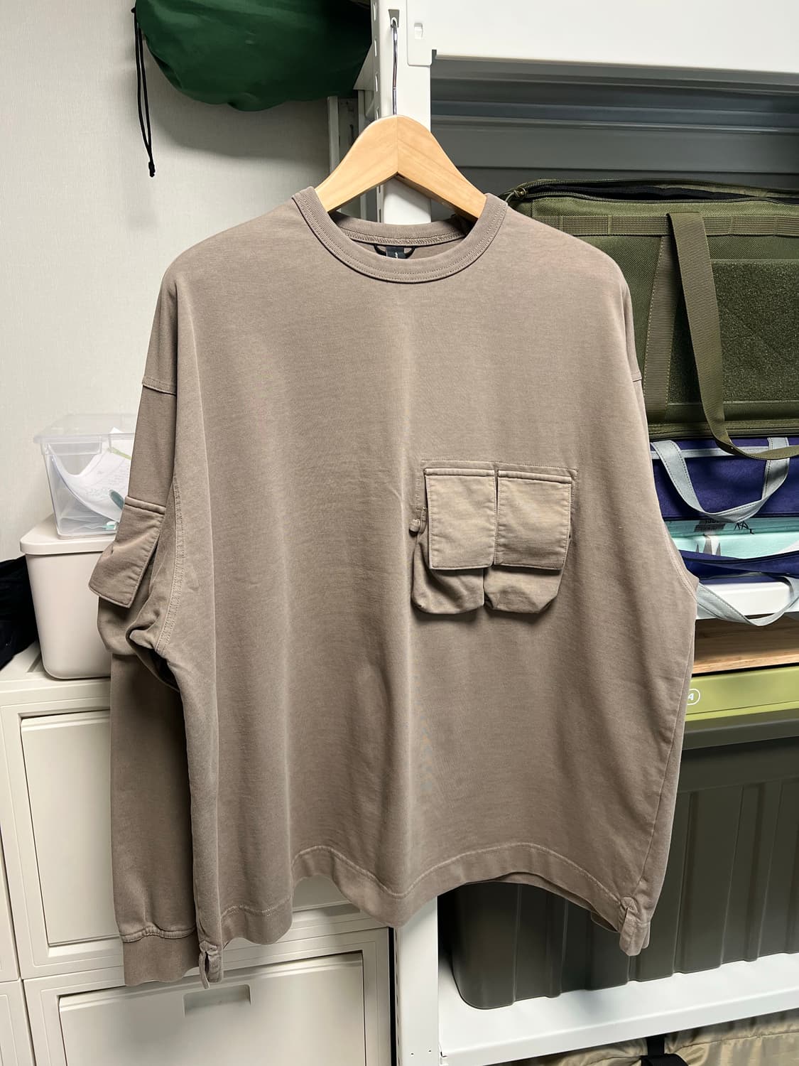 2사이즈) 모이프 매거진 포켓티 올리브그레이 상품이미지3