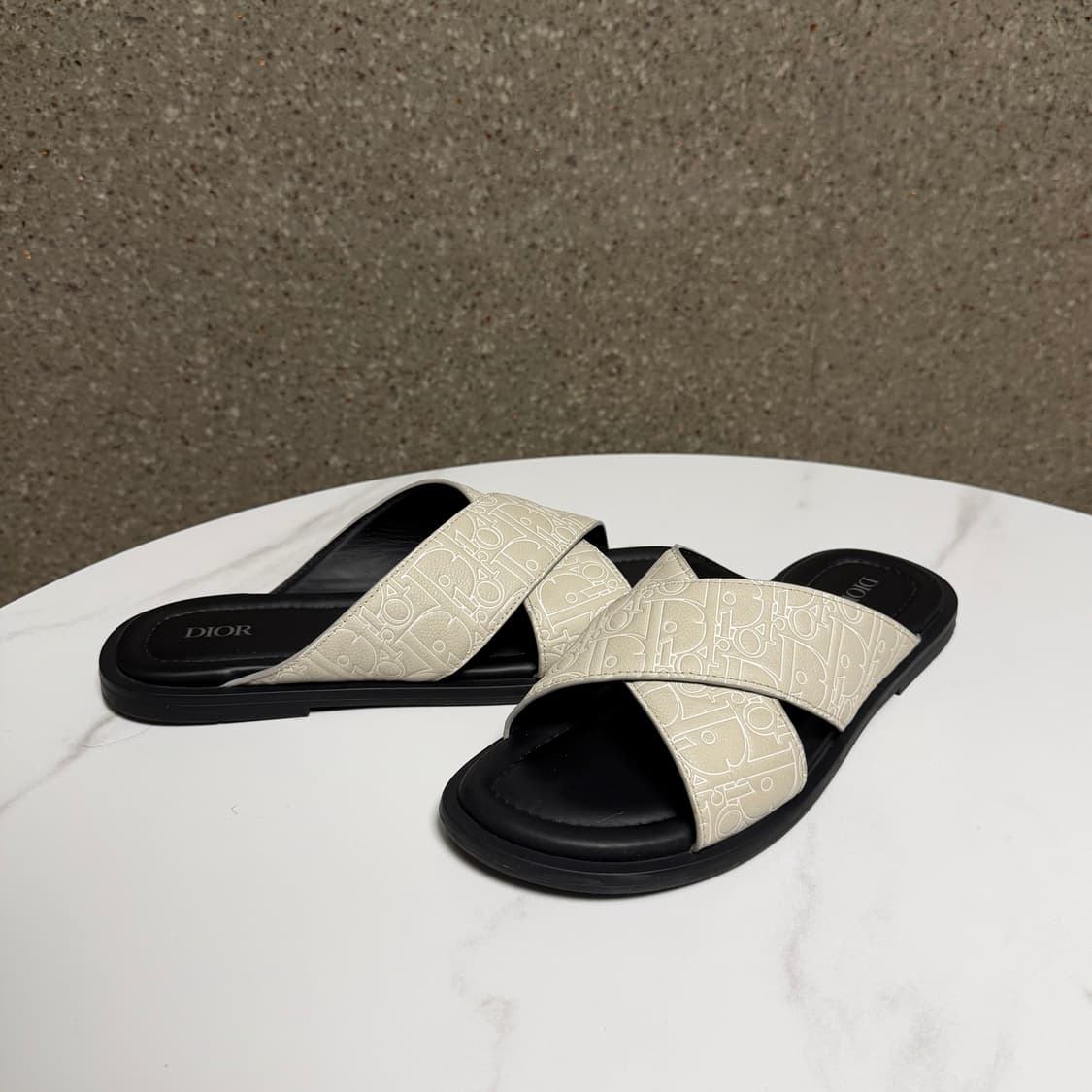 [44사이즈]디올 알리아스 샌들 그래비티 레더 베이지 상품이미지2