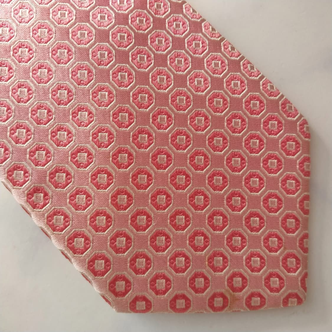 휴고 보스 실크 핑크 기하 패턴 넥타이 9cm A등급 K1631
 상품이미지8