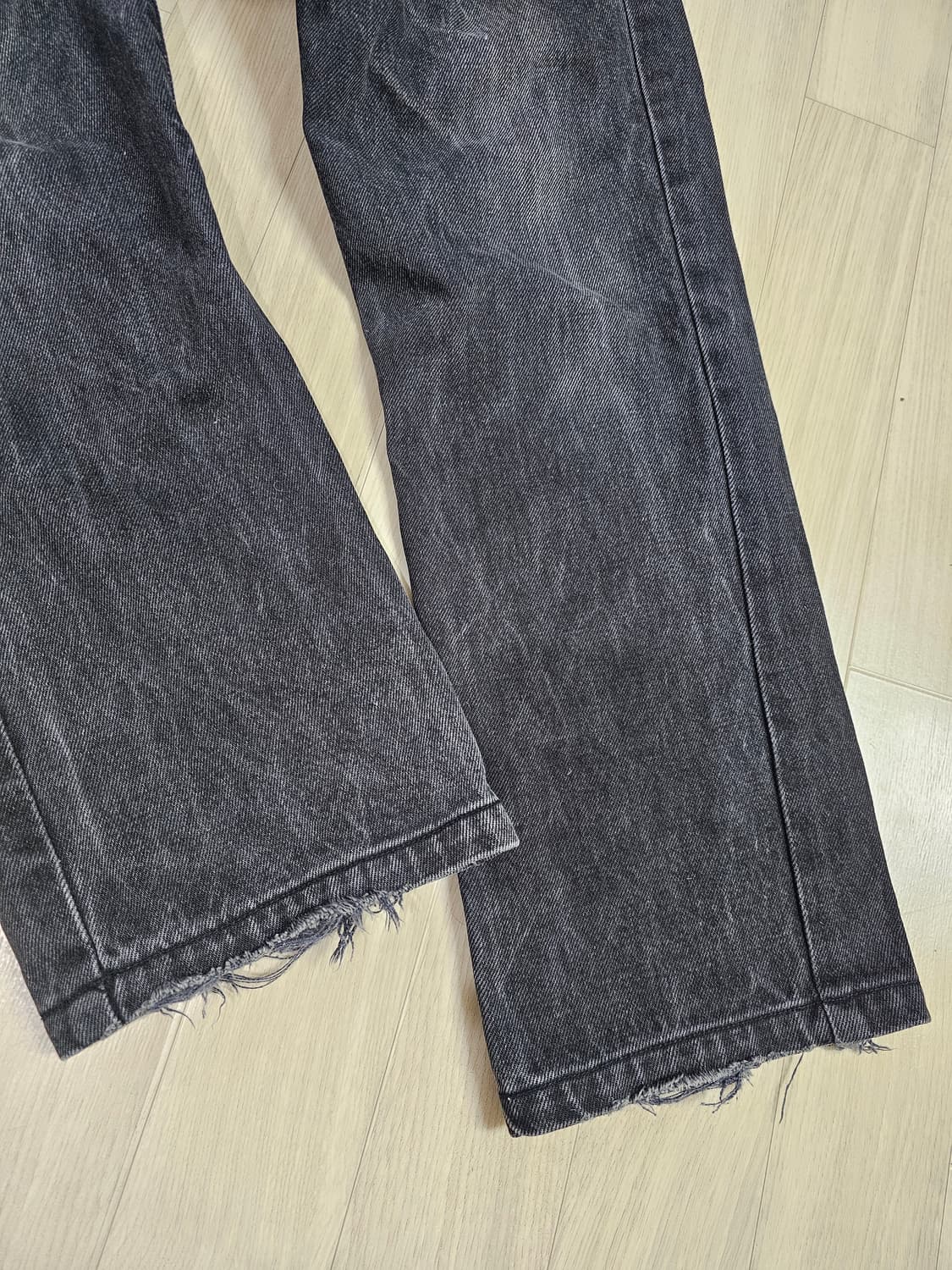 [32] 리바이스 501 흑청 데님 팬츠 상품이미지4