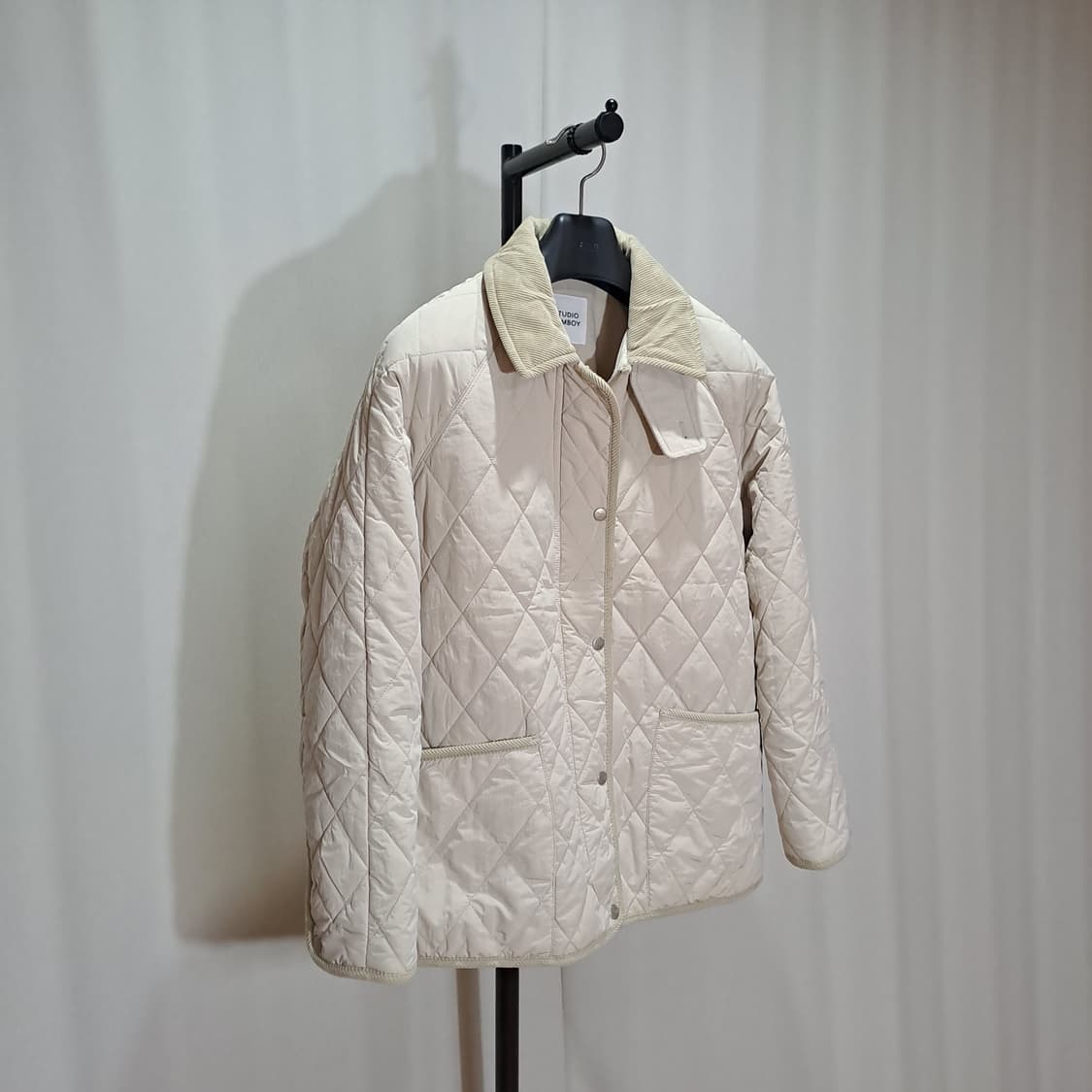 (택포) 스튜디오톰보이 23FW 코듀로이카라 퀼팅자켓 FREE B28 상품이미지3