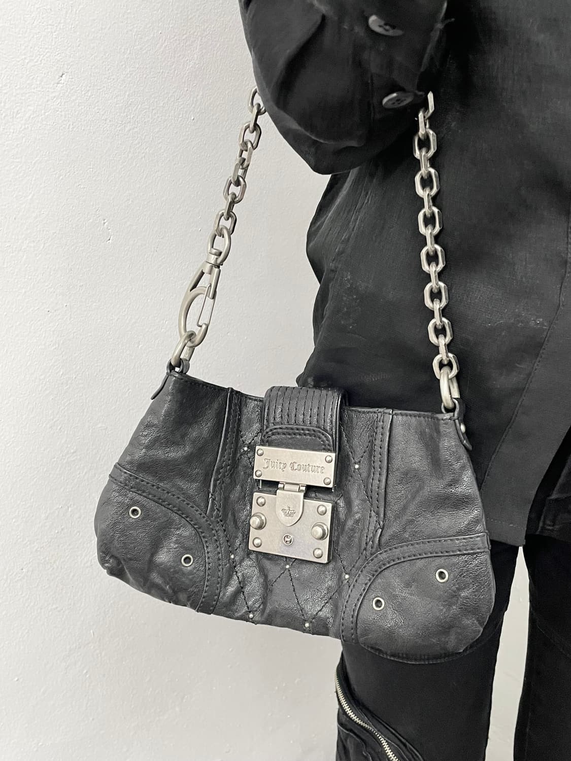 쥬시꾸뛰르 스터드 버클 체인 백 상품이미지4