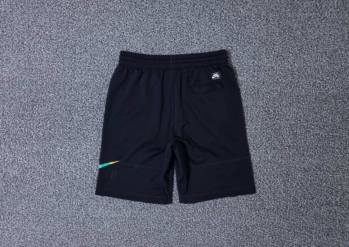 [무료배송][M]나이키 SB 남성용 드라이핏 선데이 반바지 상품이미지3