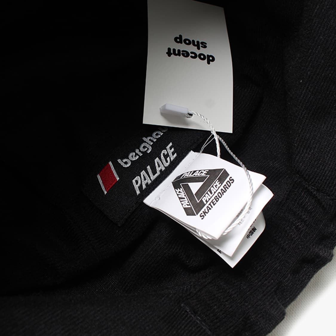  PALACE X BERGHAUS "Black Cap" 상품이미지8