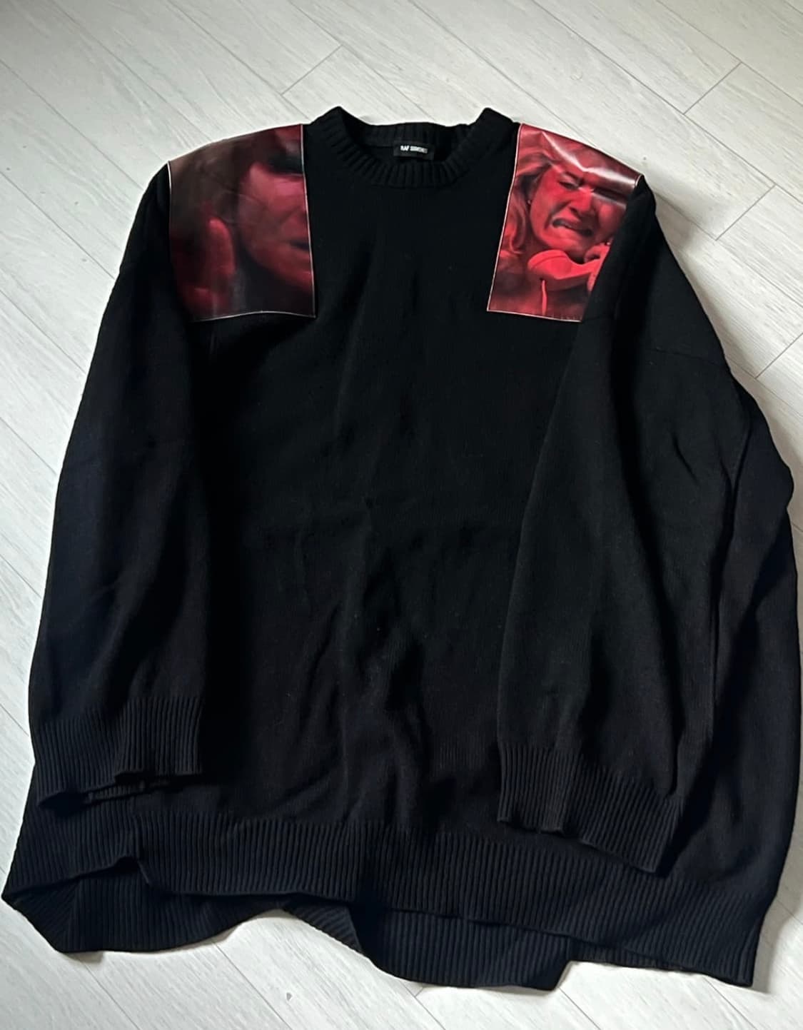 라프시몬스 19aw 숄더패치 니트 블랙 상품이미지2