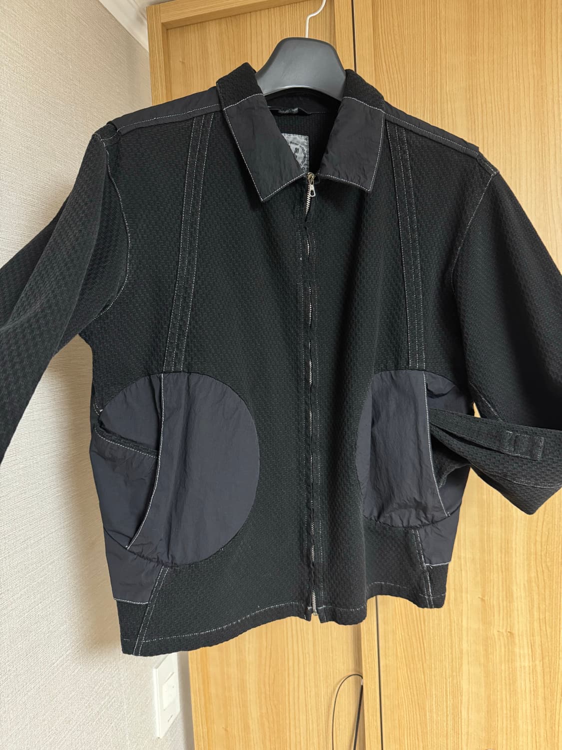 코스트퍼킬로(오리지널 브랜드) 블랙 자켓 판매합니다. 상품이미지3