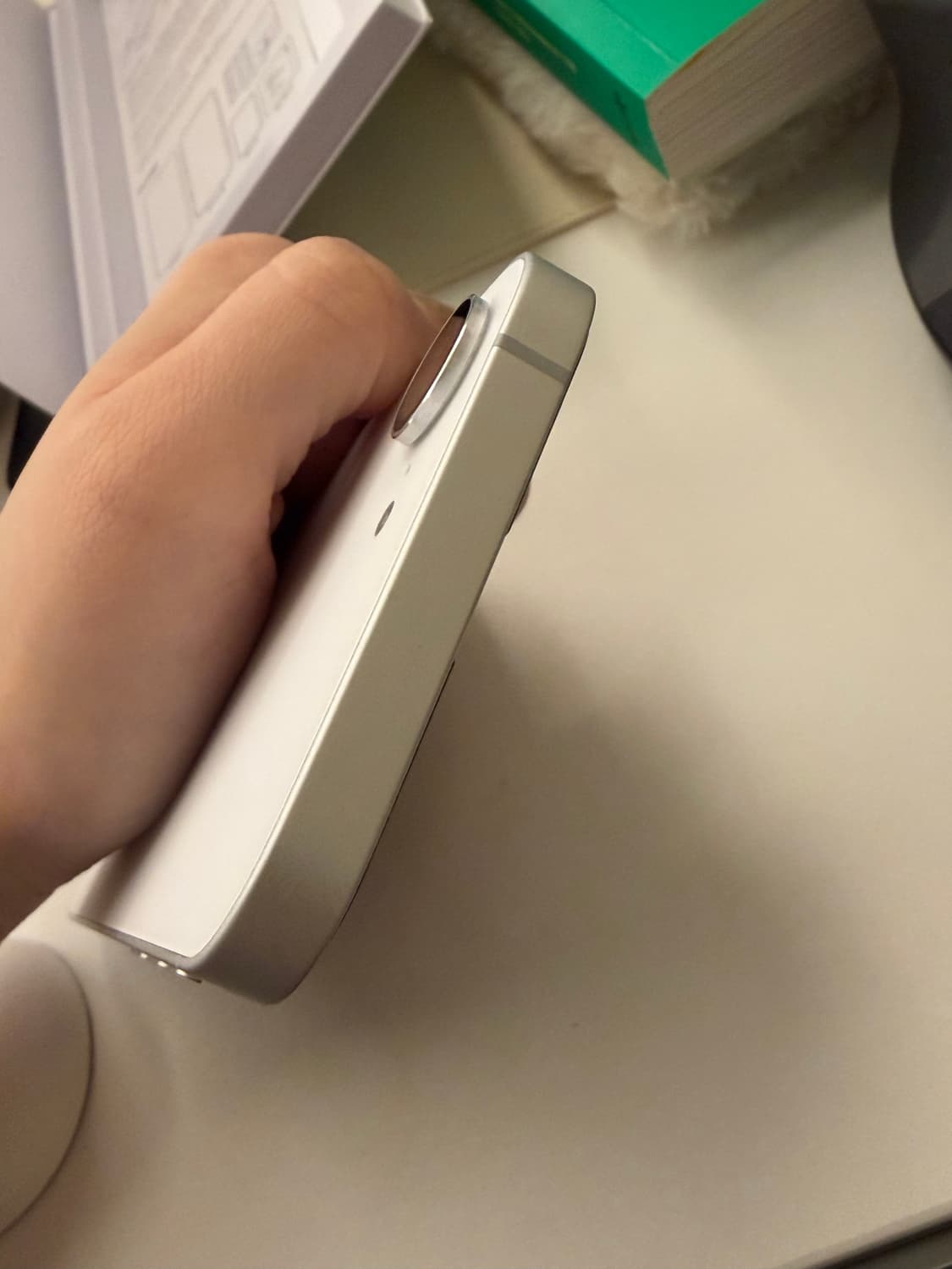 아이폰16e 256 기가 화이트 풀박스 상품이미지4