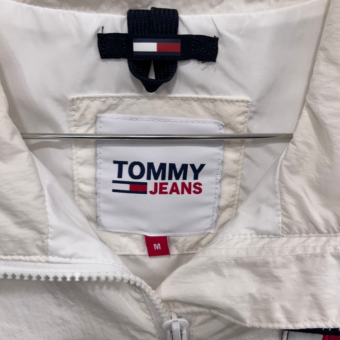 타미 진스 와펜로고 하이넥 크롭 바람막이 상품이미지3