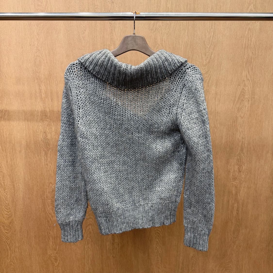 마렐라 스포츠 알파카 혼방 숄카라 니트 시보리 마감 디테일 그레이 멜란지 상품이미지3