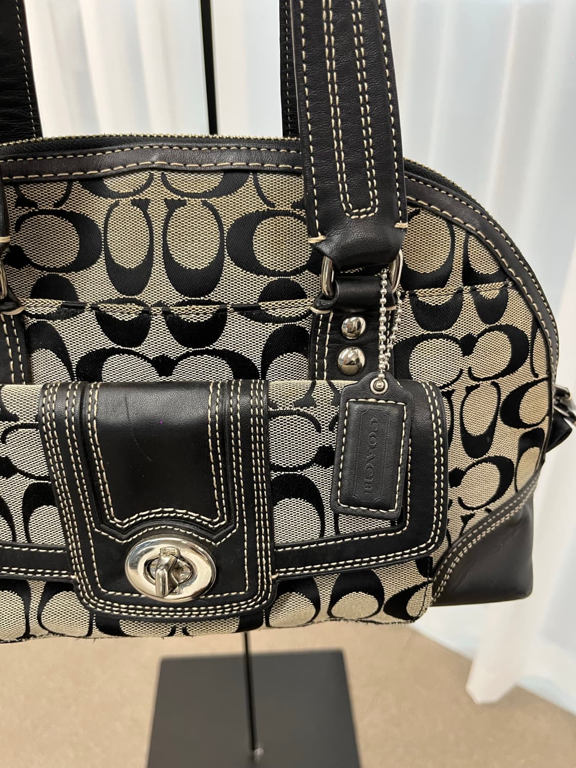 Coach Vandal Black Shoulder Bag 상품이미지5