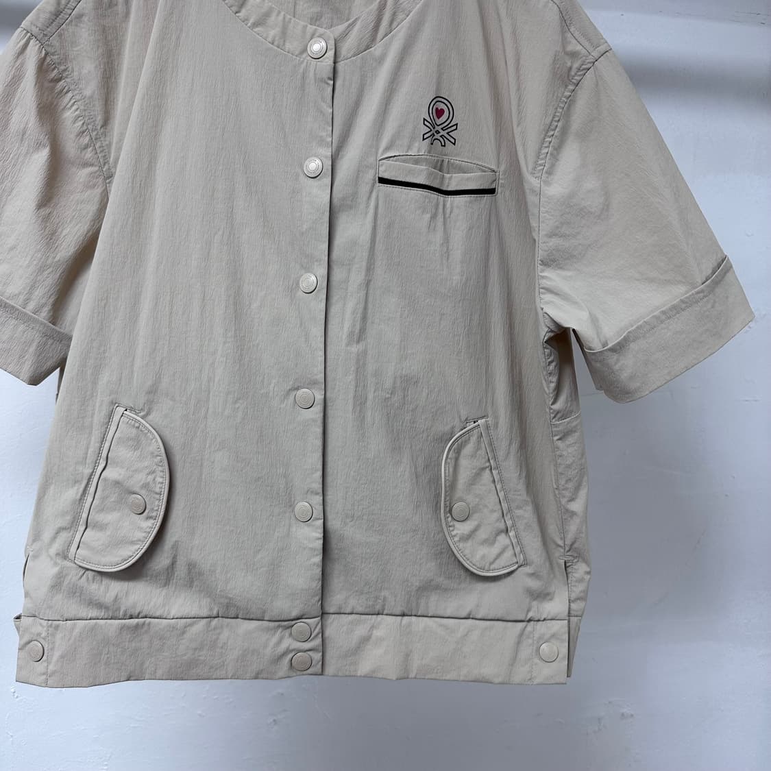 베네통 23s 여성 반팔 우븐 크롭 자켓 L (100) 여름자켓 J34 상품이미지3