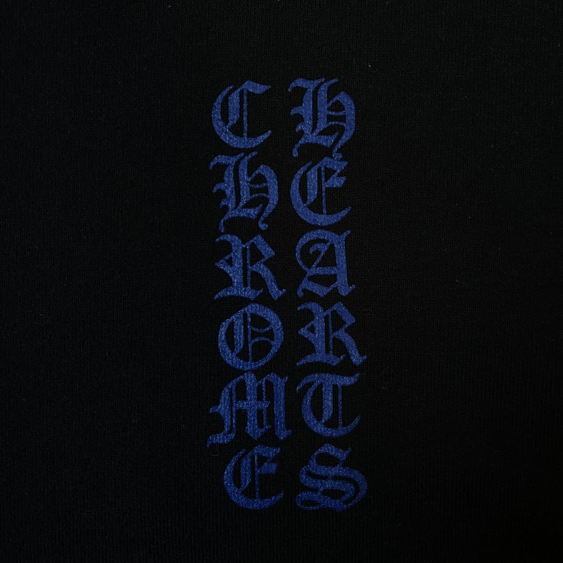 [L] 크롬하츠 버티컬 로고 플리스 후드 블랙 블루 상품이미지4