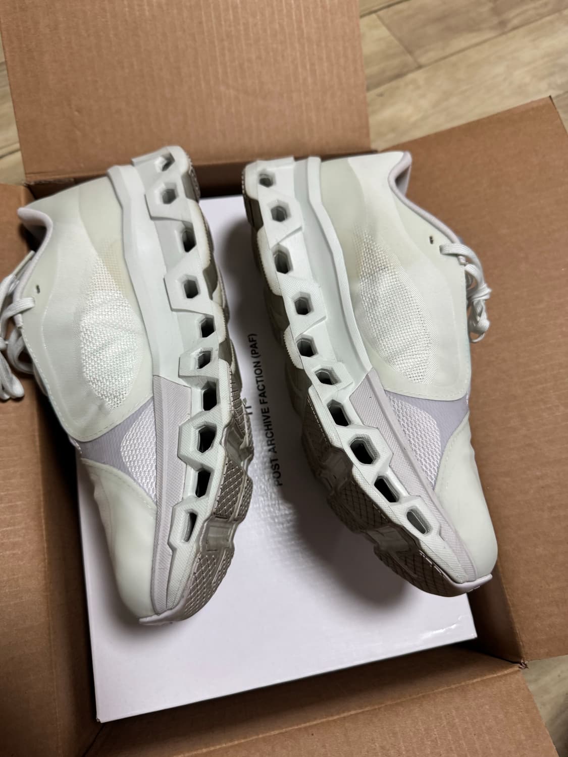 온러닝 클라우드몬스터2 베이퍼프로스트 275 상품이미지3