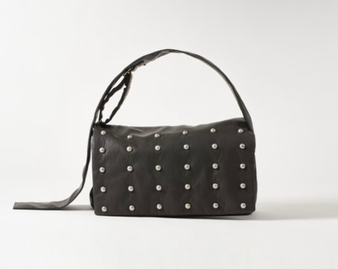FREAKY STUD LEATHER MESSENGER BAG 상품이미지1