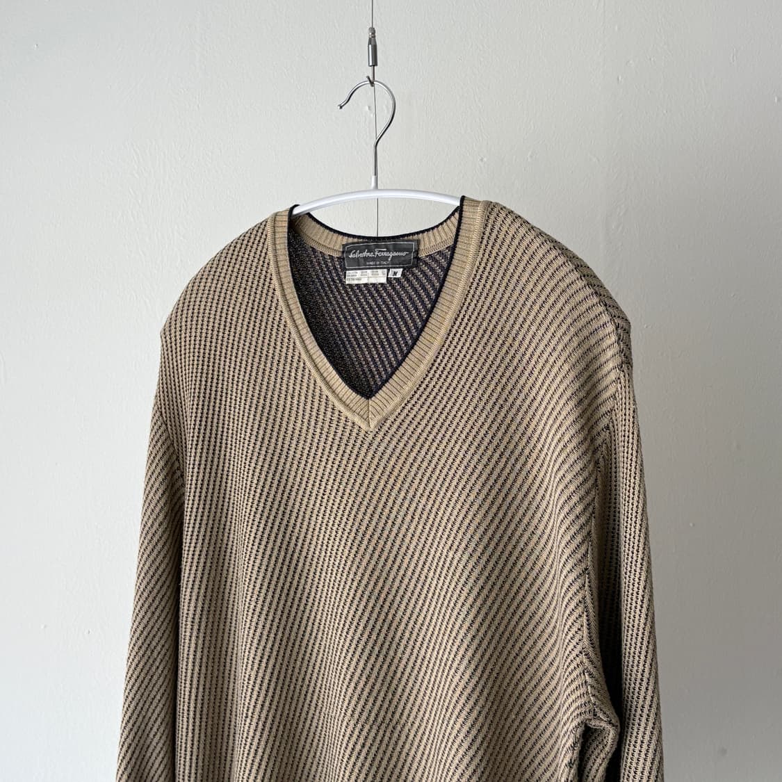 ▫️Salvatore Ferragamo V-Neck Knit 상품이미지3