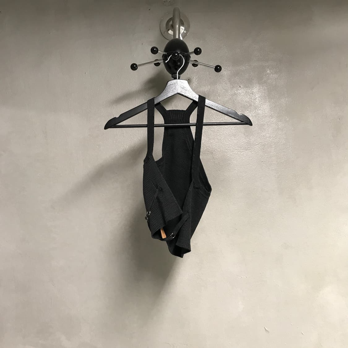 자크뮈스 슬리브리스 니트 탑 36(W) 상품이미지6