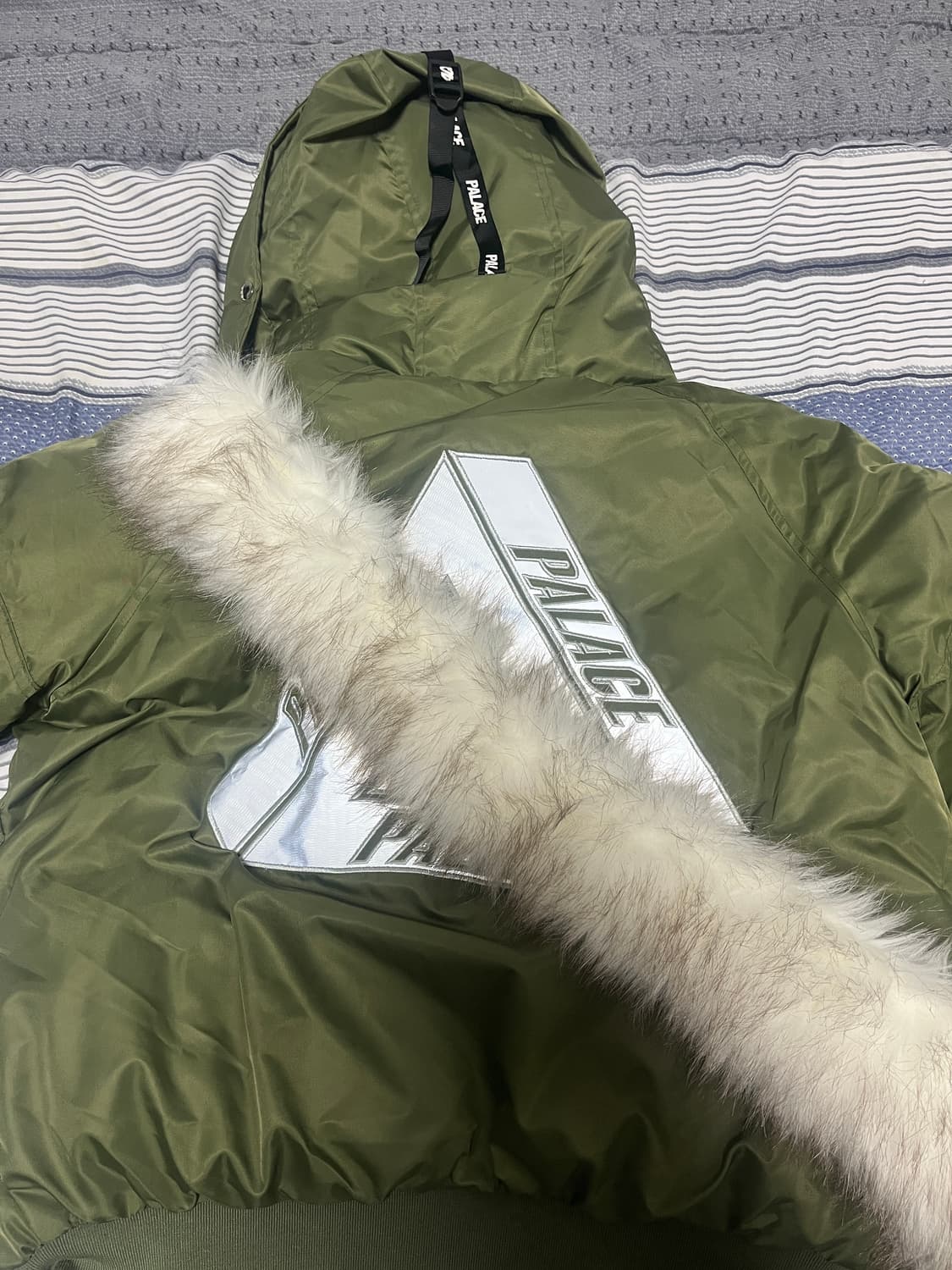 팔라스 패딩 L 카키색상 상품이미지8