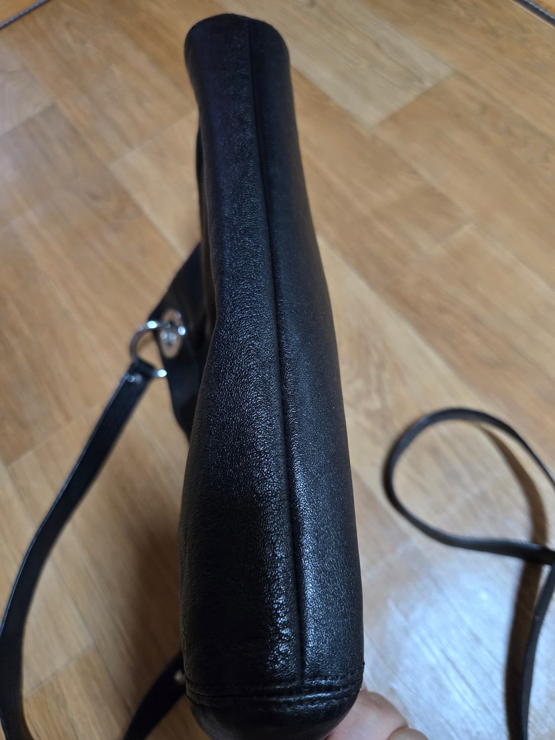 코치 에슐리 레더 히피백 숄더백 상품이미지9