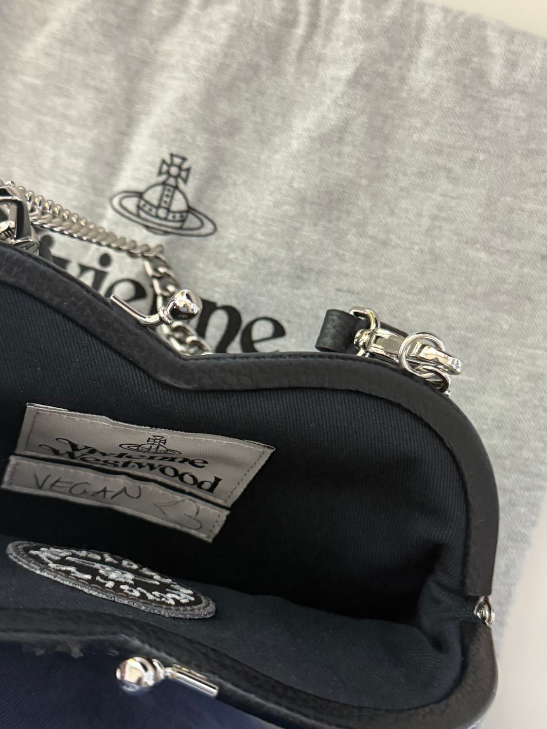 비비안웨스트우드 하트 가방 크로스백 상품이미지3