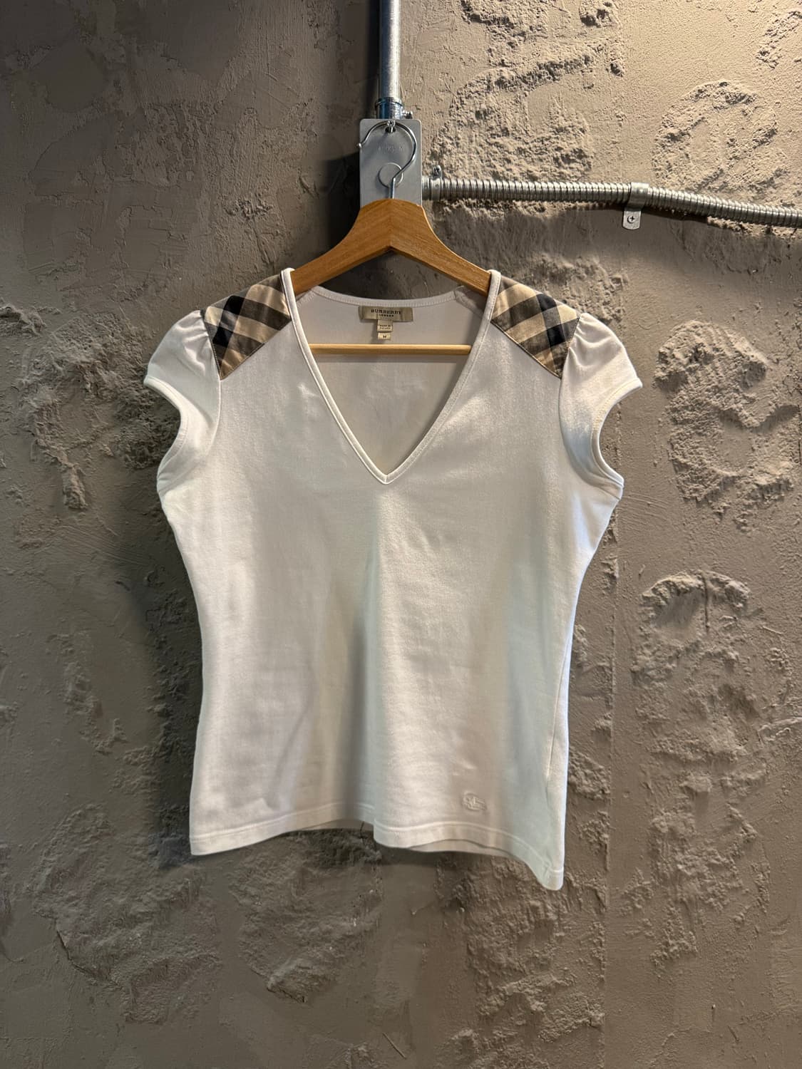 M 버버리 BURBERRY 런던 노바체크 숄더 V넥 반팔 티셔츠 화이트 상품이미지1