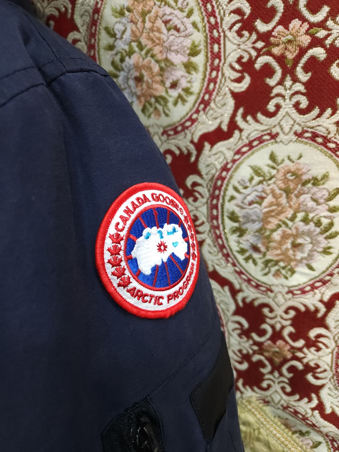 캐나다구스 몬테넬로 후드 다운 점퍼

 상품이미지2