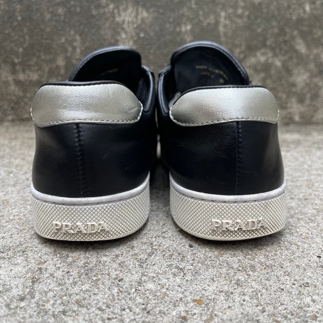 [37] 프라다 로고 레더 여성 스니커즈 (230) 상품이미지7