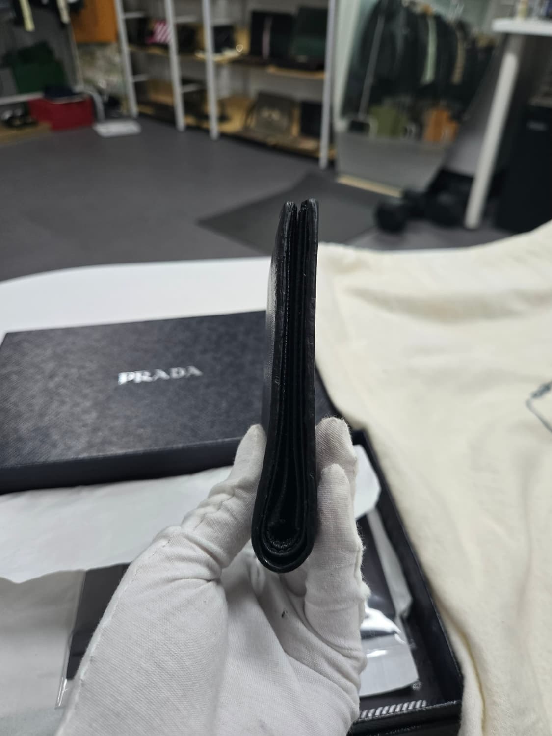 [A급컨디션]프라다 사피아노 크로커다일 반지갑 상품이미지4