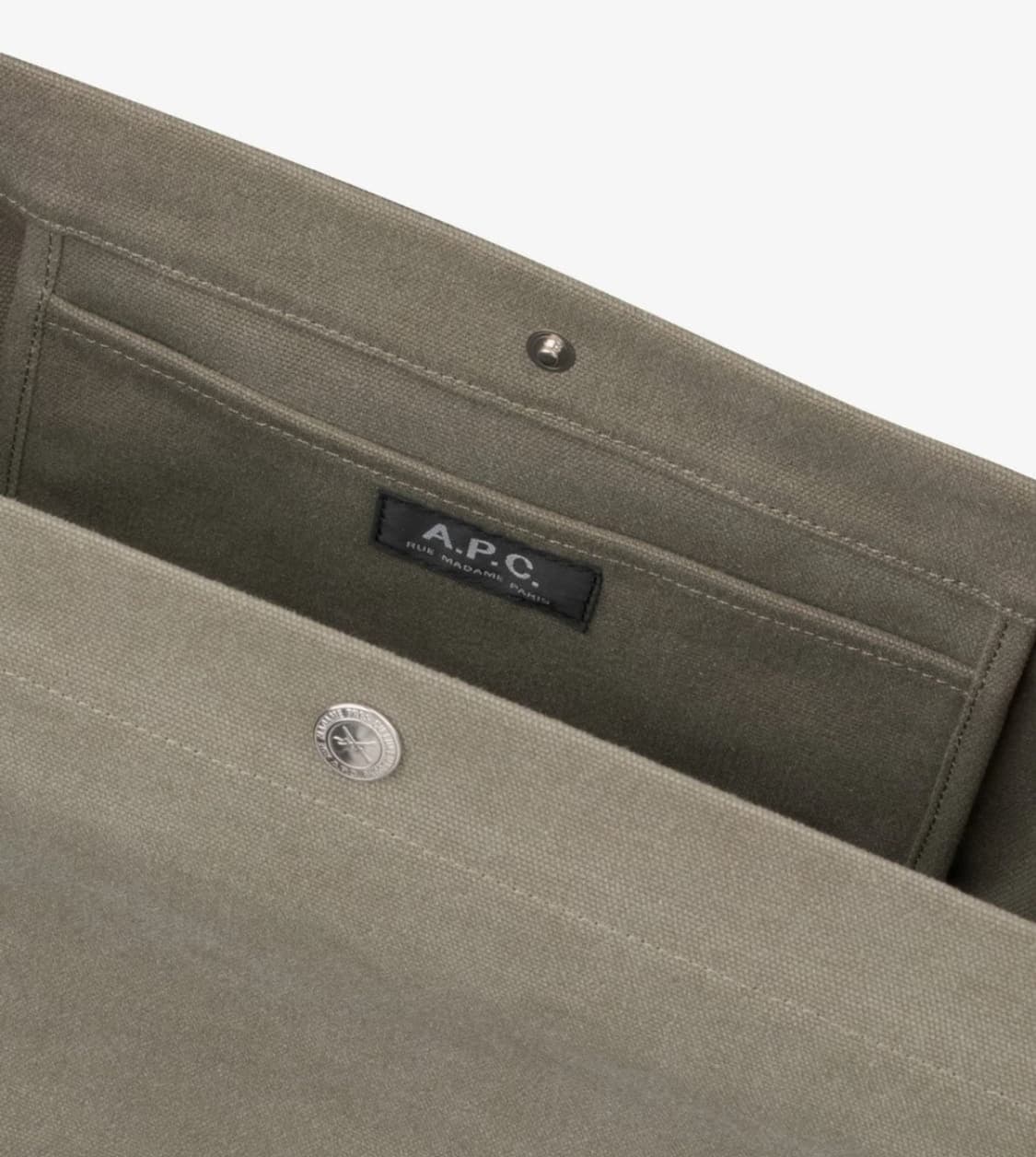 (새상품60%할인)APC 아페쎄 정품 남녀공용 저널 숄더백 카키 상품이미지5