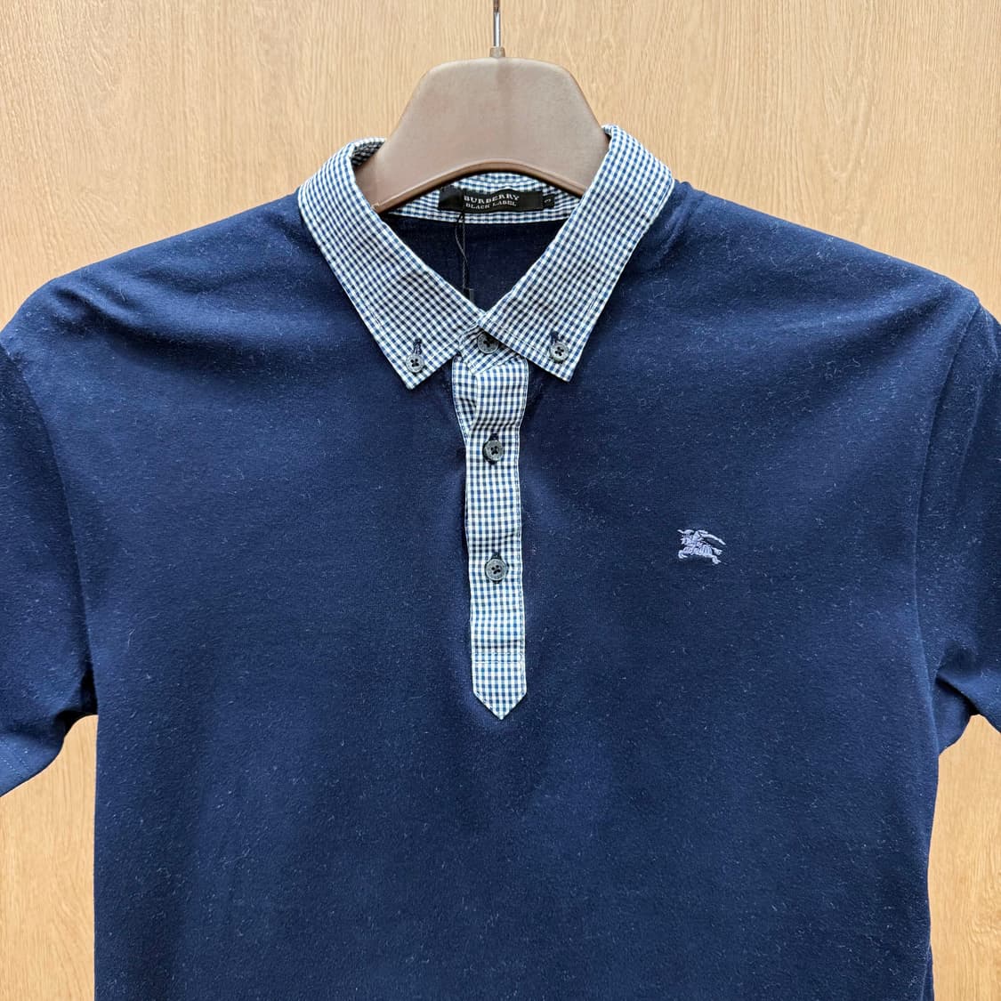 버버리 블랙라벨 체크 카라 반팔 티셔츠 자수 로고 디테일 슬림핏 네이비 상품이미지4