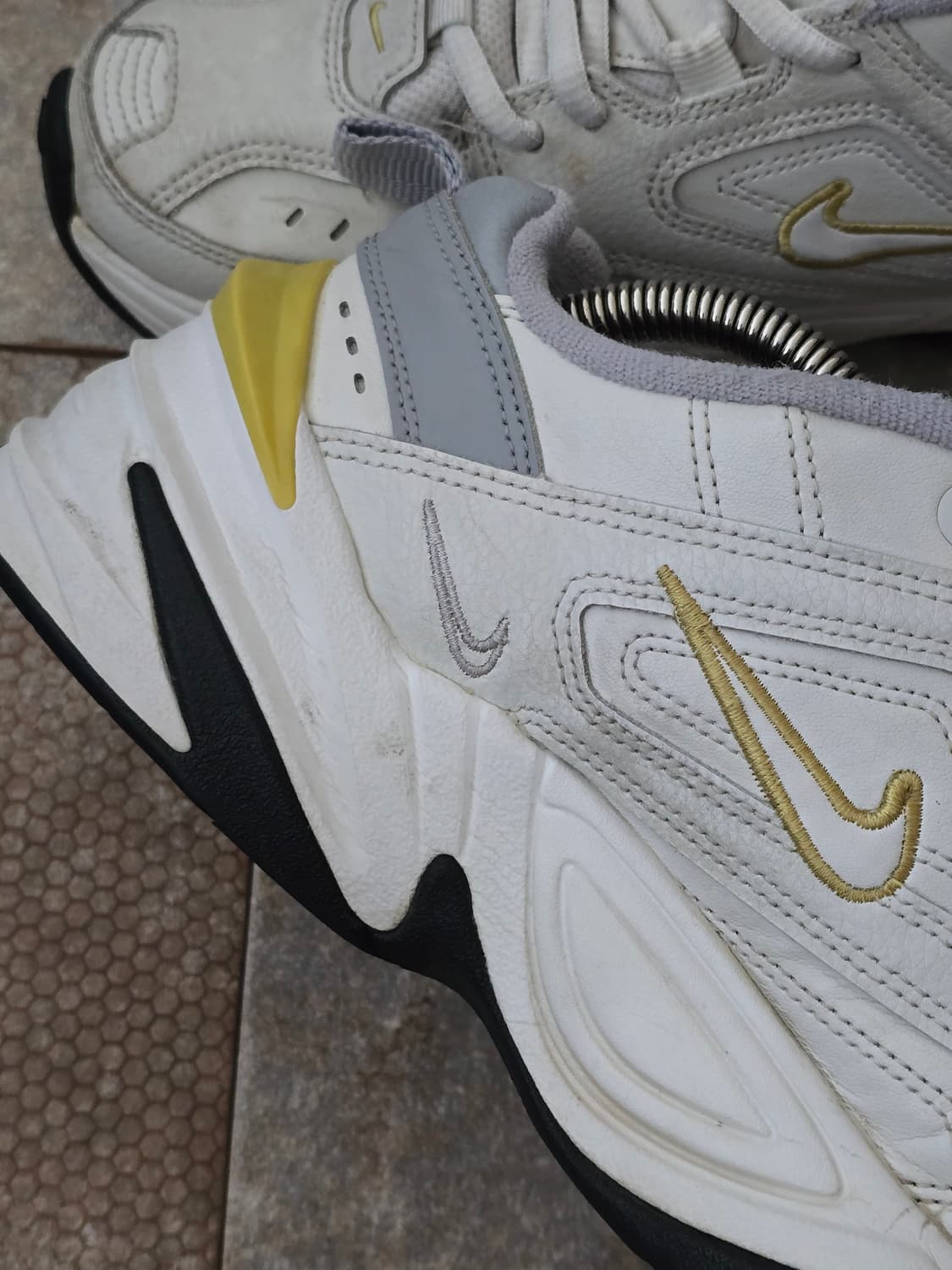 (245)나이키 m2k 테크노 플래티넘 틴트 상품이미지5