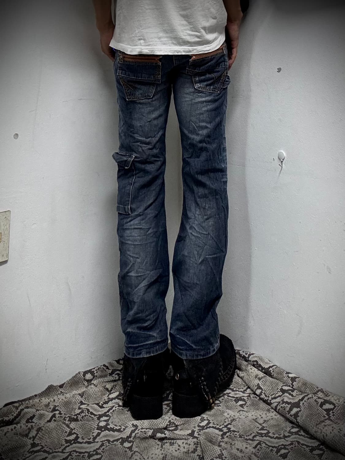 “EDWIN” Y2K Crack Washed pocket Detail P 상품이미지8