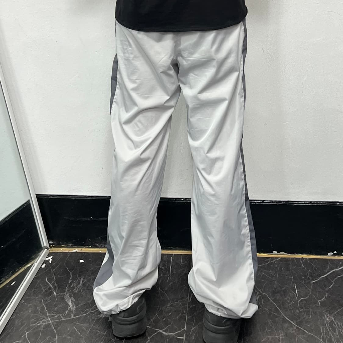 나이키 스우시 파이핑 스트레이트 트랙팬츠 상품이미지3