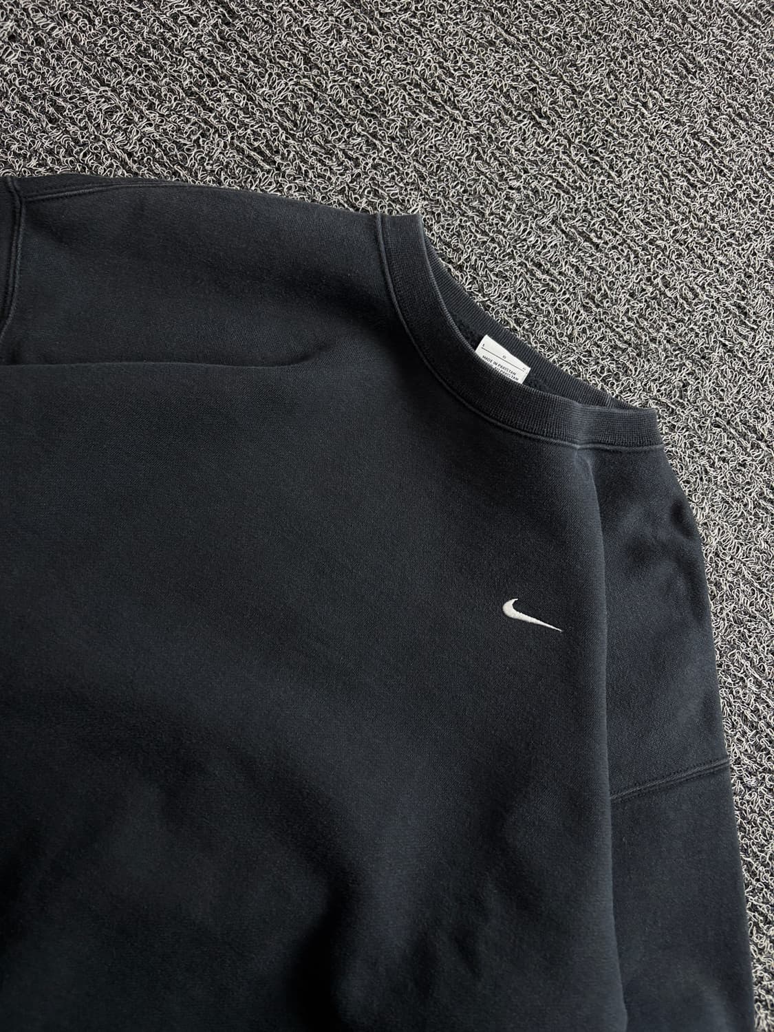 나이키 NRG 스우시 미니멀 블랙 크루넥 맨투맨 4137 상품이미지3