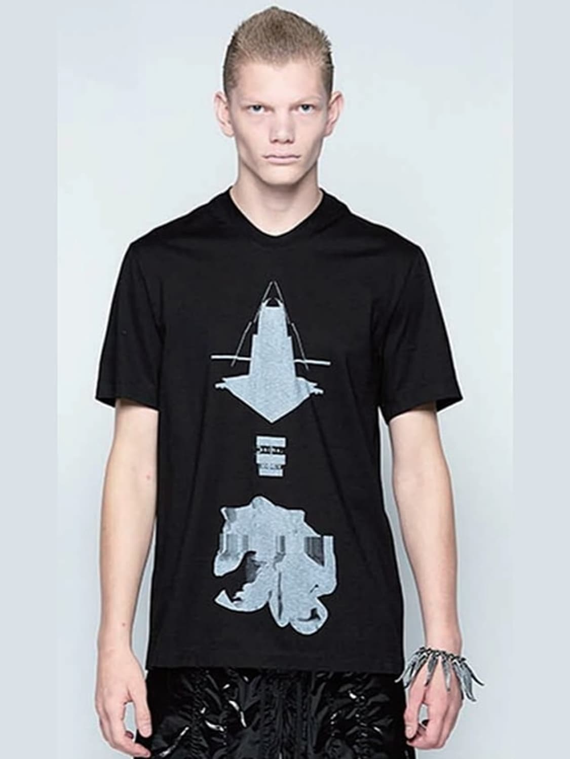 새상품 율리우스 코튼 그래픽 블랙 반팔 3사이즈 상품이미지2