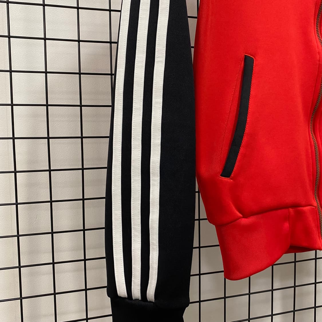  아디다스 맨유 레트로 트랙탑 상품이미지5