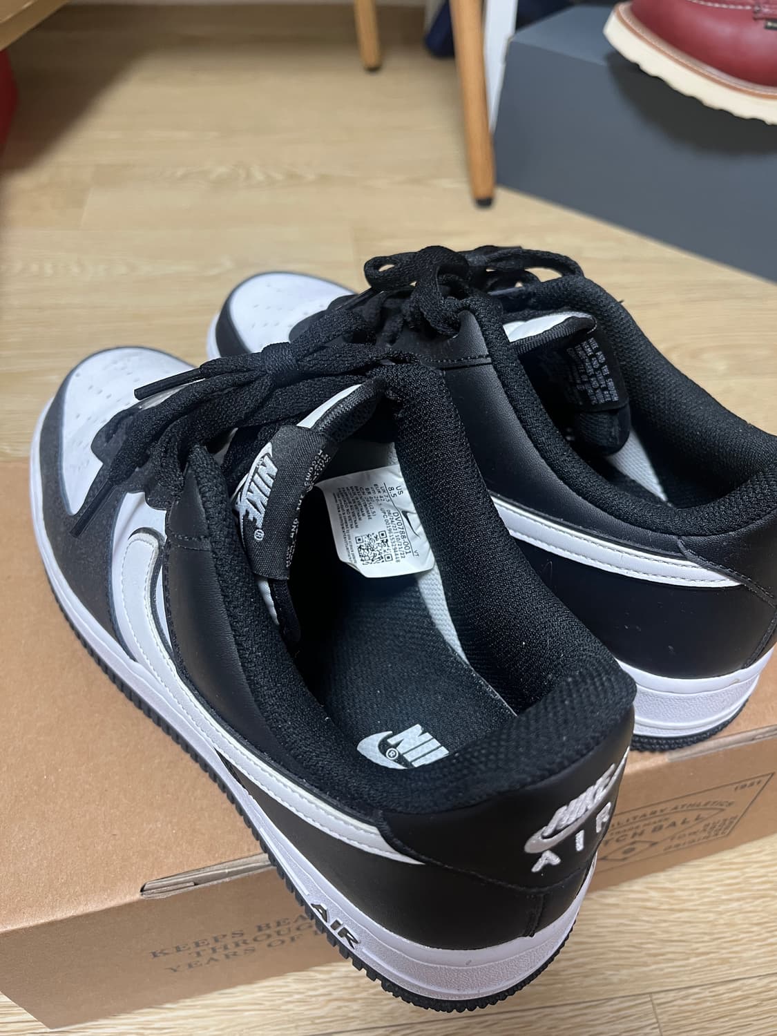 나이키 에어포스 1 로우 블랙/화이트(범고래) 265 상품이미지5