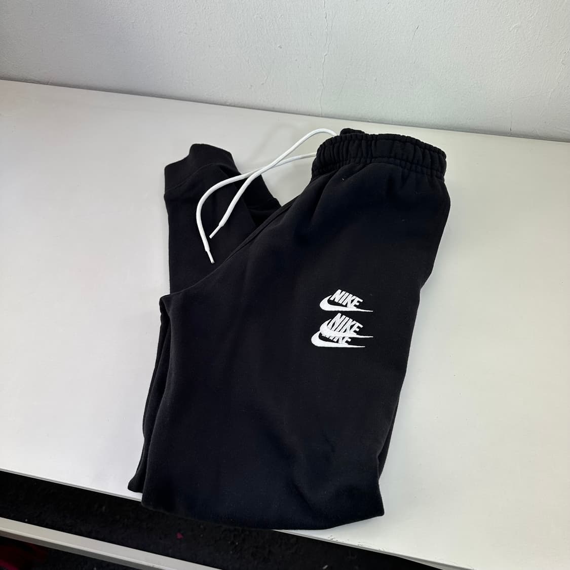 우먼S 나이키 블랙 멀티로고 스웻 조거팬츠 상품이미지1