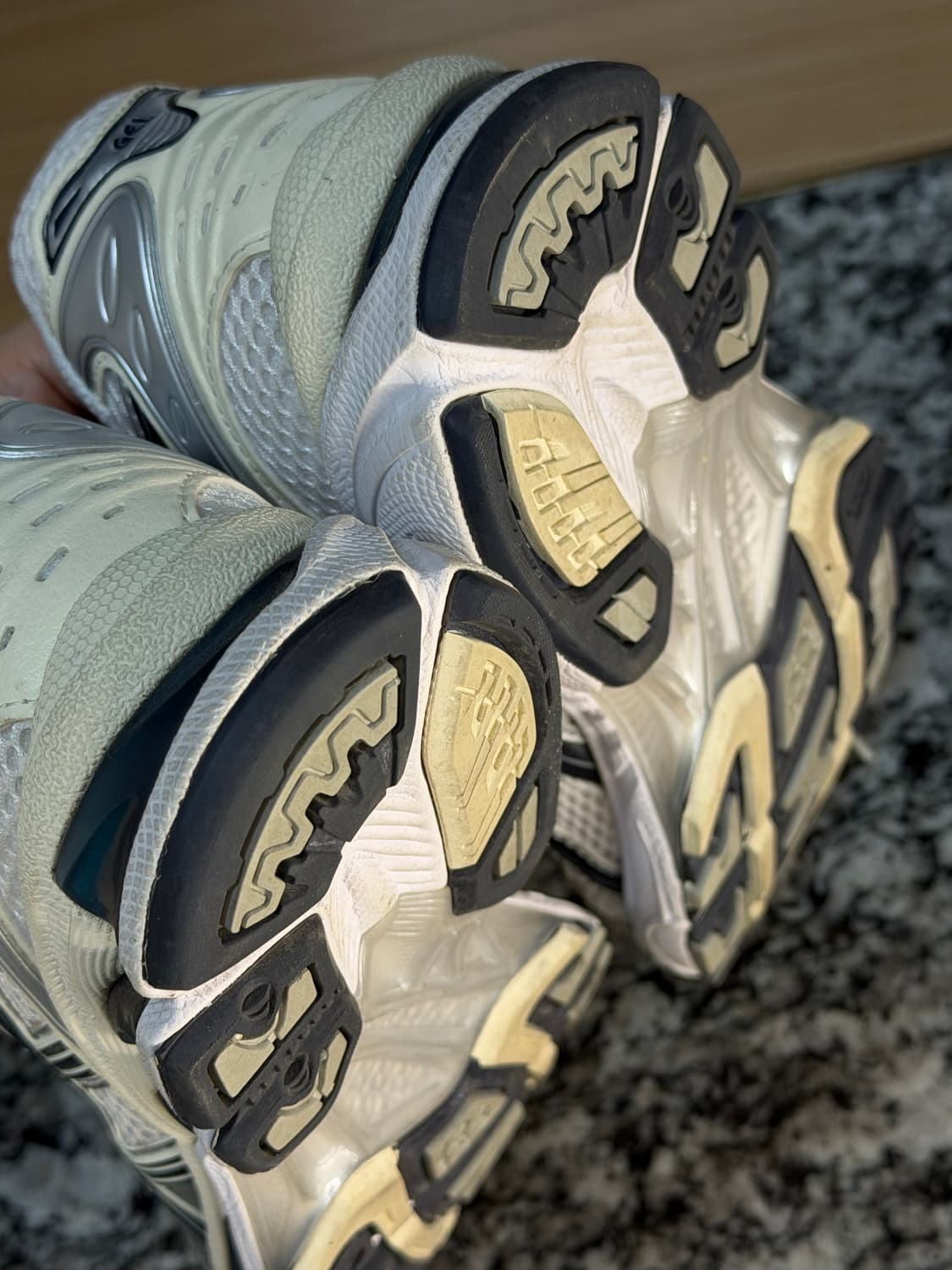 아식스 젤카야노14 화이트미드나잇 240 상품이미지2