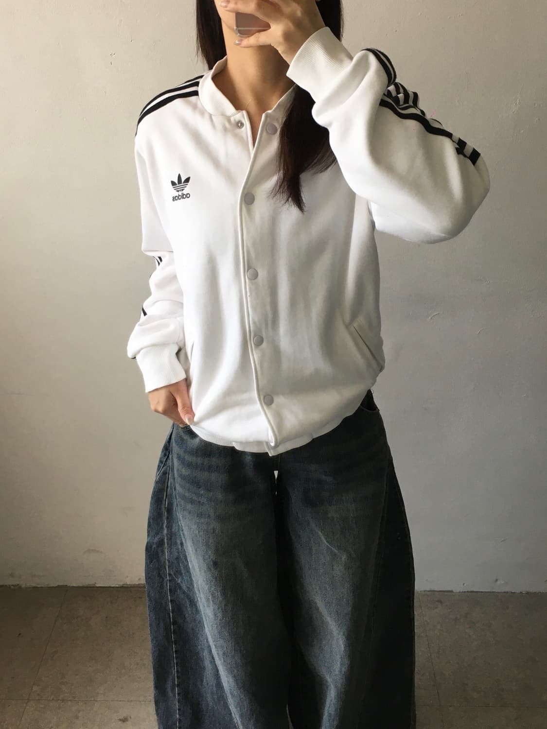 아디다스 백프린팅 봄버자켓 상품이미지1