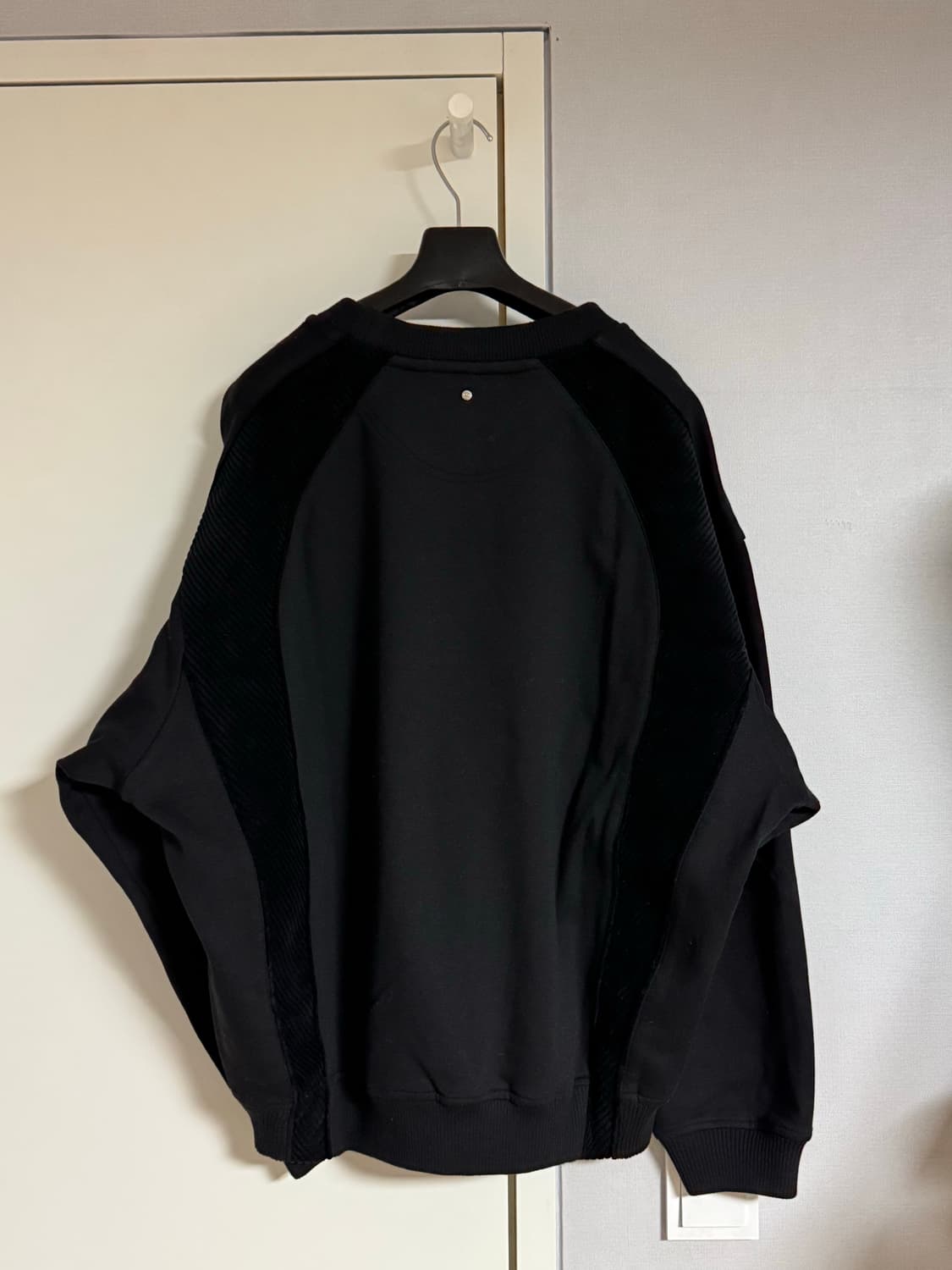 시스템옴므 22FW 블랙 코듀로이 맨투맨 95 사이즈 상품이미지2