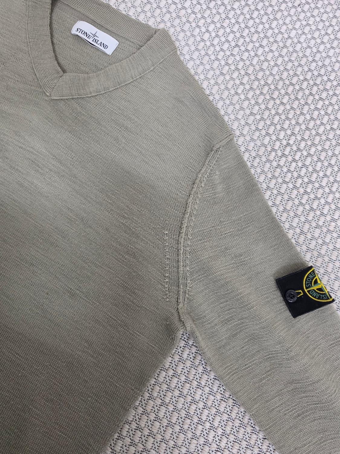 17AW 스톤 아일랜드 카키 그린울 니트 상품이미지3