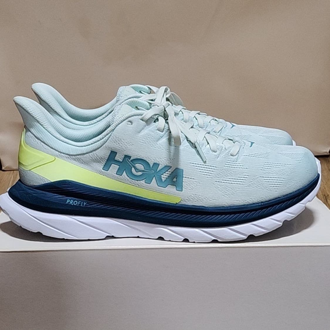 호카 285 마하 블루 글래스 이브닝 프림로즈 상품이미지3