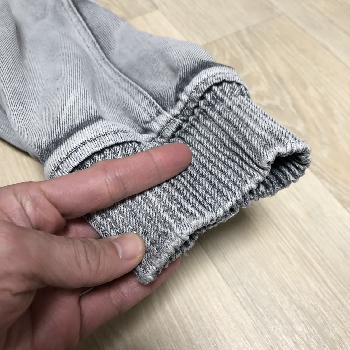 (48) 새상품 솔리드 옴므 23 SS 라이트 그레이 페이디드 데님 봄버 상품이미지3